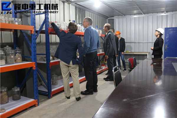 讓隆中為全球服務(wù)！德國(guó)用戶造訪隆中重工