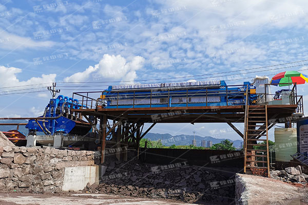 帶式壓濾機避免腐蝕的方法，污泥壓濾設備多少錢一臺？